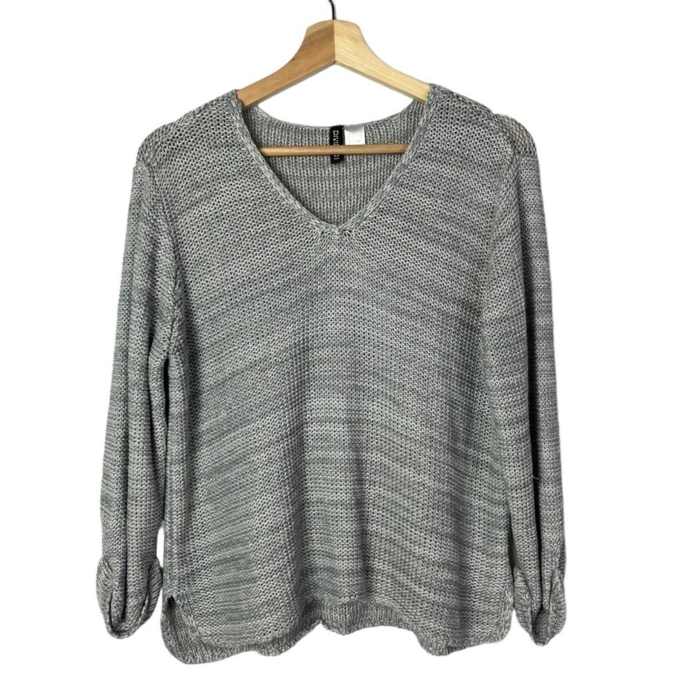 H&M Divided Light Gray Knit V-Neck Pullover Sweater M